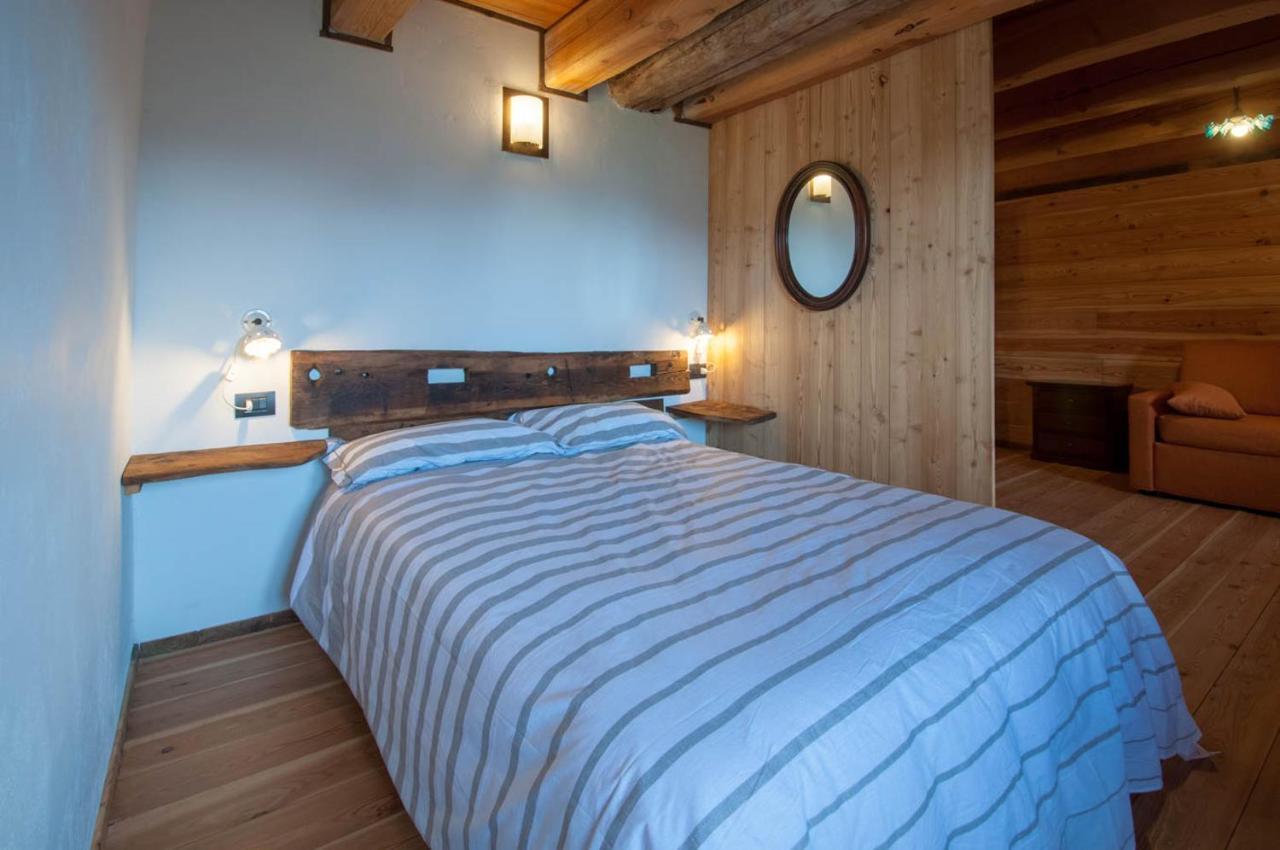 サン・ピエールLa Cascina D'Orleansアパートメント エクステリア 写真